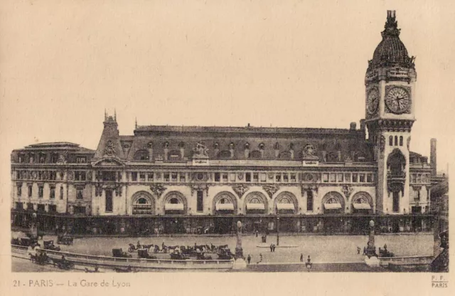 PARIS  La Gare de Lyon