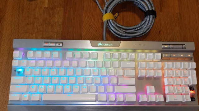Corsair K70 RGB MK.2 SE Gaming Keyboard Cherry MX Speed Silver (Please Read)