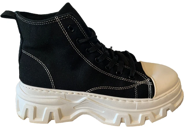 Supreme × Clarks Wallabee GTX \