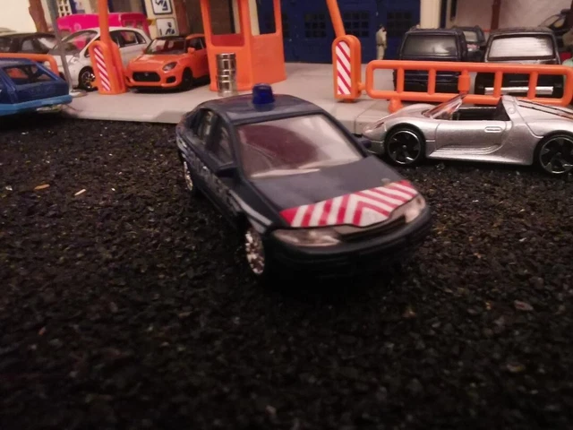 RARE ++ TOP ++ KIT RESINE 1:43- RENAULT LAGUNA BERLINE - EDITION LIMITEE