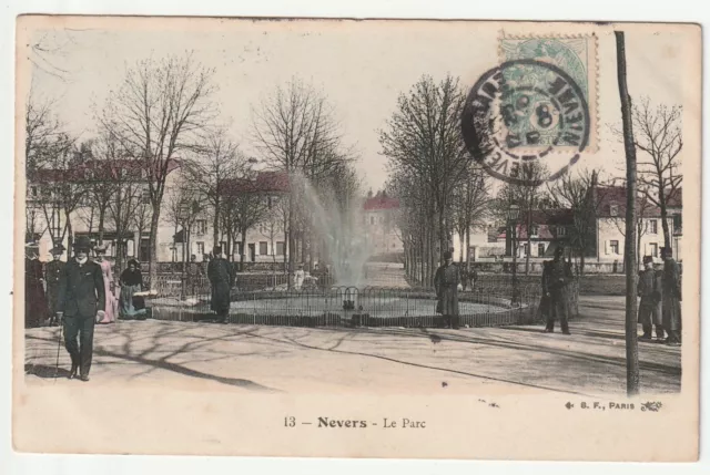 NEVERS - Nievre - CPA 58 - le parc - cp couleur belle animation