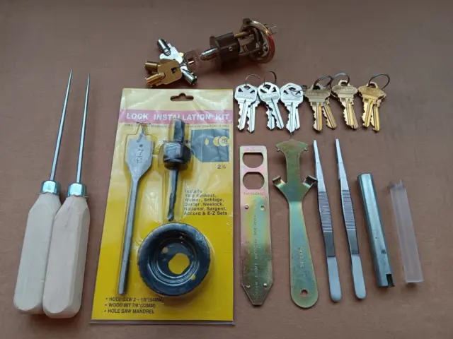 Lot Of Locksmithing Tools,Keys,Lock!! Look !!