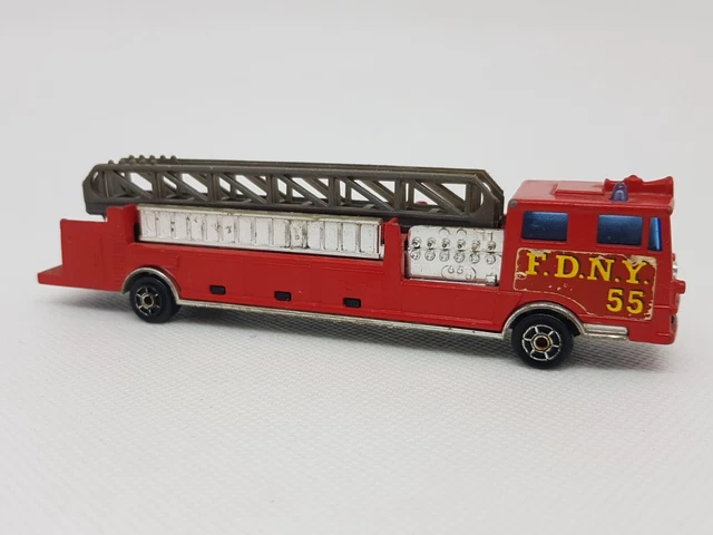 Jouet Majorette 1/85 - Camion De Pompiers Grande échelle #319 - Made In France - Années 1990 - Occasion
