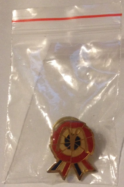 PIN'S MC DONALD'S - CORBEIL - SIGNÉ BADGES IMPACT