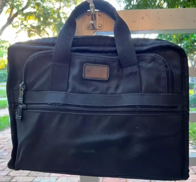 Tumi Alpha Series Slim Deluxe Portfolio Brief BLACK Laptop Briefcase Travel Bag