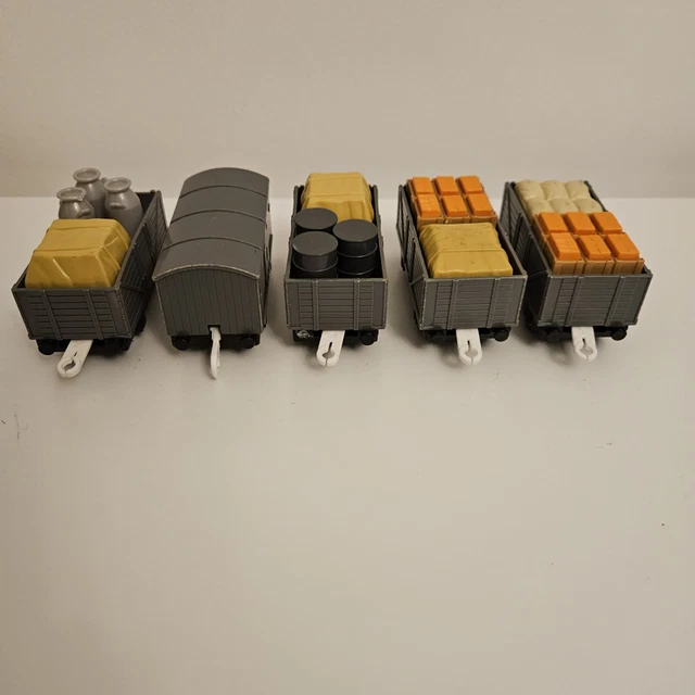 Trackmaster Unity Van THOMAS THE TANK Engine Tomy Trackmaster Troublesome Trucks With Cargo ...