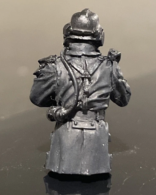 Kitbashing a Krieg Tank Commander for Warhammer