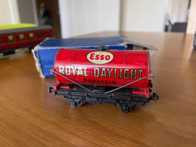 Hornby Dublo Oil Tank Wagon Esso Red D1 "Royal Daylight" Gauge OO With Box