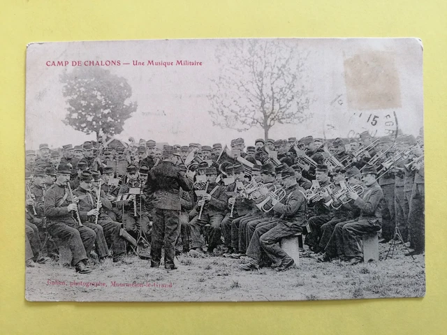 CPA Militaria CHALON CAMP in MORTMELON (Marne) A MILITARY MUSIC Soldiers