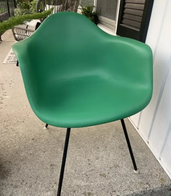 Herman Miller Charles Eames Arm Shell Chair (s) Green - Authentic