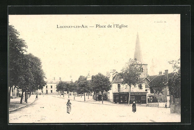 CPA Lucenay-les-Aix, Place de l´Eglise