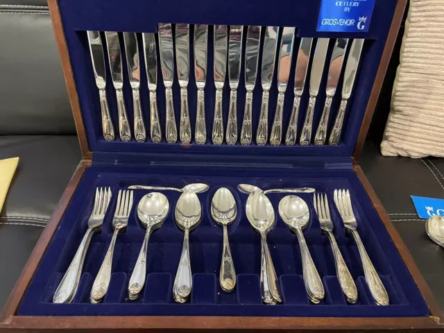 Grosvenor Silver Plate Boxed Cutlery Set 8 Piece Person Plus 6 Set Dessert Set