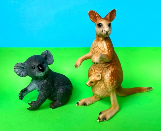 2 Tierfiguren, Känguru mit Jungem von Schleich, Koala von Simba