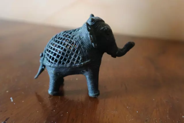 petit elephant en bronze AFRIQUE ? ASIE ?