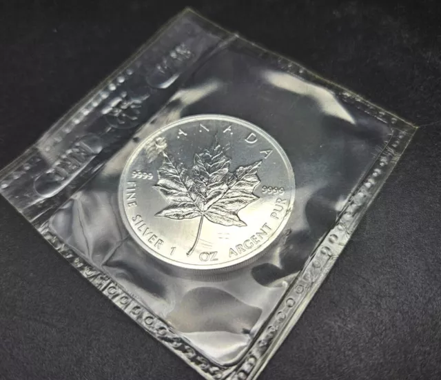 1991  Still Sealed Canada 9999 Pure Silver $5 Maple Leaf
