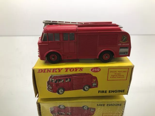 DINKY TOYS 259 BEDFORD FIRE ENGINE LADDER TRUCK -RED L11.5cm- GOOD IN BOX - 343