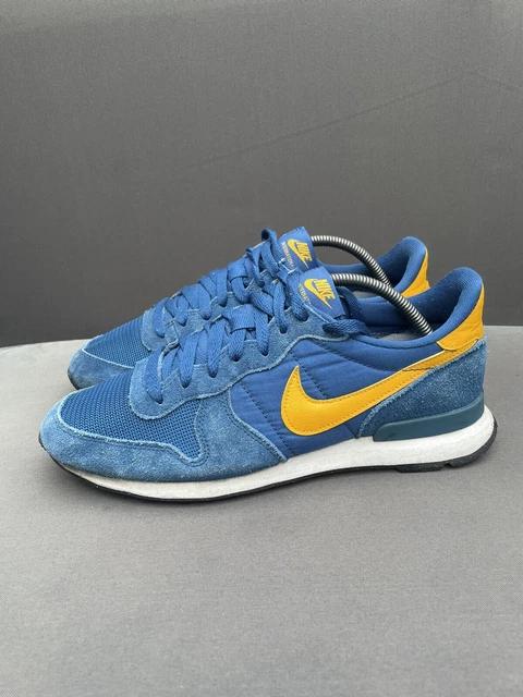 Nike air sales vortex vs internationalist