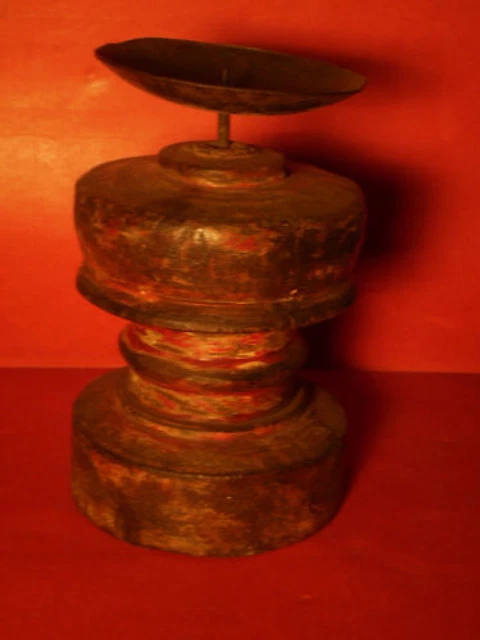 Ancien pied de lit reconverti en Bougeoir , Inde  N° 11