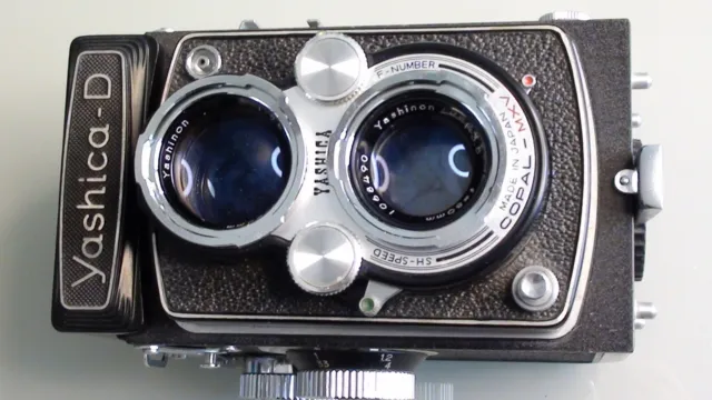 Cámara de película Yashica D TLR 120 con lente y estuche de 80 mm f1:3.5.