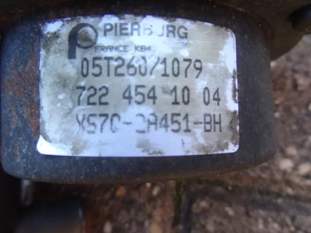 Ford Mondeo Mk 3 2.0 Tdci 2006 Pompe À Vide De Frein Et Boîtier Thermostat 3