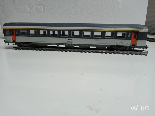 Voitures de voyageurs multicolores Roco pour modélisme ferroviaire à l'échelle HO
