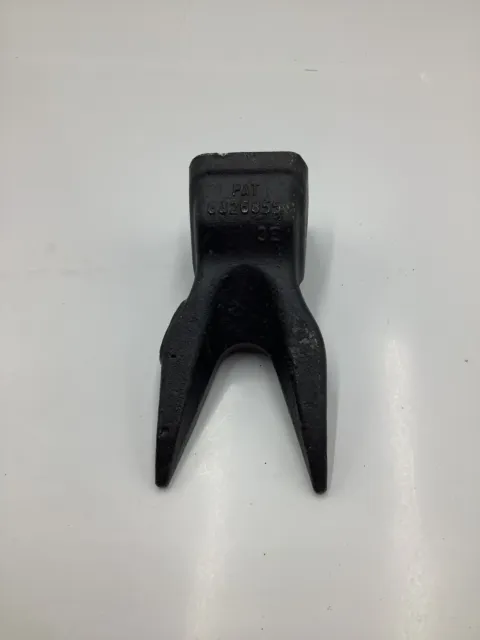 (QTY 1) Smart Fit  6826855 SF5UT General Purpose Bucket Tooth  *Free Shipping*