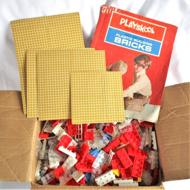 VINTAGE PLAYSKOOL PLASTIC Building Bricks Blocks Large American Set 800