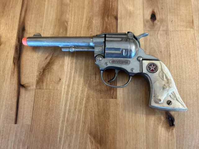 Vintage HUBLEY WESTERN CAP GUN Western Toy Gun Die Cast Works