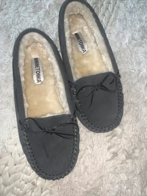 Minnetonka Women Lynda Trapper Moccasin Slippers Size10 Black Suede Flats