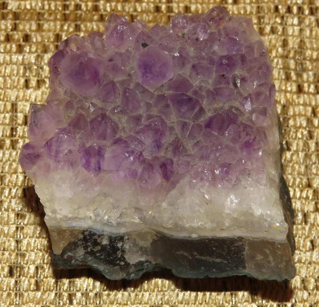 Sehr schöne Amethyst-Druse * 5x4,5 cm * 3 cm hoch *