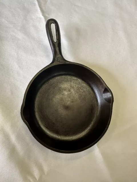Vintage Unmarked Wagner #3 Cast Iron 6-1/2" Inch Skillet/Frying Pan Made in USA