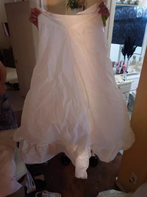 NWT Size 18 Davids Bridal White Ivory Wedding Dress With Train Beaded 9V9665
