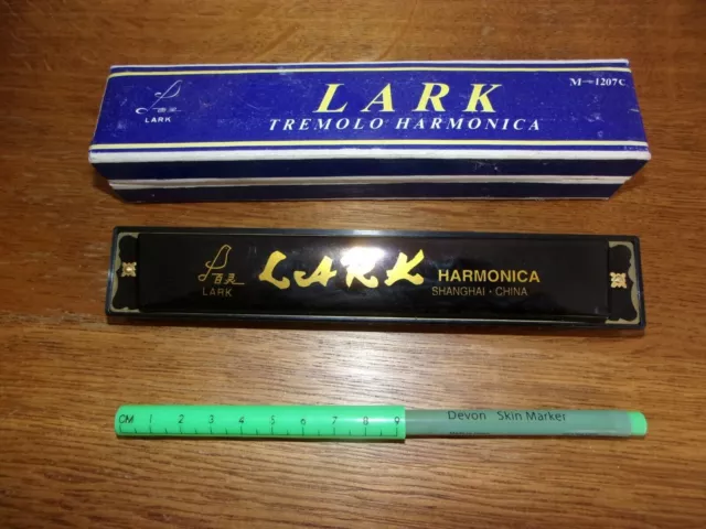 Lark Tremolo Harmonica Harmonika armonica M 1207C Shanghai China 口琴