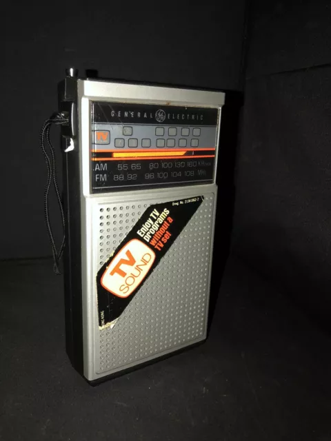 General Electric Model 7-2924A AM/FM/TV Pocket Transistor Radio Workng Hong Kong