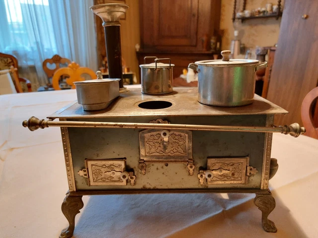 JOUET ANCIEN - Cuisine Artisanale Cuisinière Nombreux Accessoires Tôle Émaillée EUR 180,00 - FR