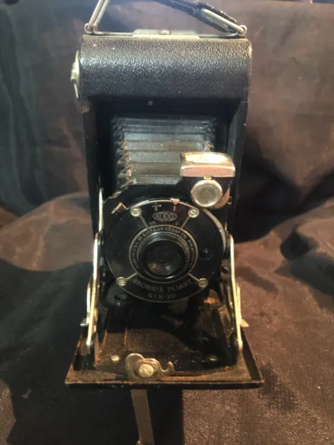Appareil photo brownie pliant vintage Kodak Six 20  Années 30