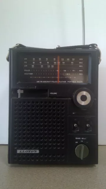 📻Vintage Lloyd's Radio Model NN-7199 - Powers Up, Needs Repair - Classic Collec