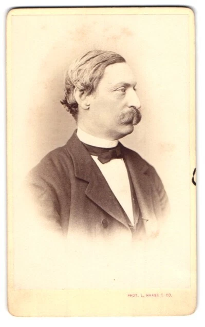 Fotografie L. Haase & Comp., Berlin, Friedrichstrasse 178, Mann mit Hakennase u