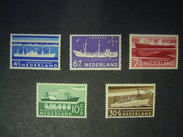 Netherlands Cultural & Social Relief Fund Sg. 843/47 Mnh Ships. Shipping