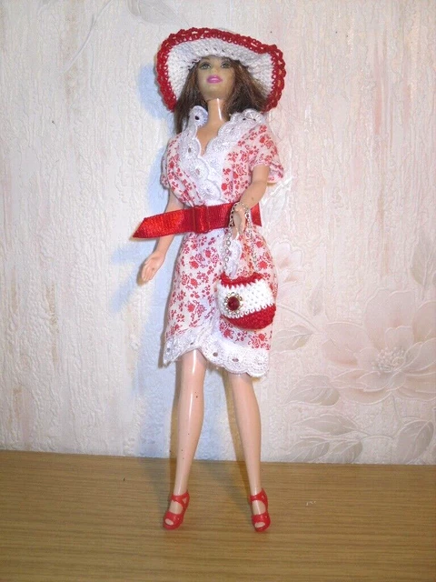 Robe portefeuille blanche et rouge en coton pour poupée Barbie + accessoires
