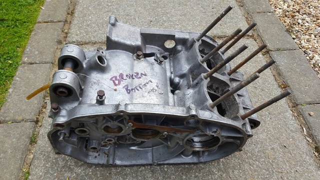 RD 250 350 LC 4L0/4L1 RD350LC Engine Crank cases Need repair RD 250 350 LC 4L0/4L1 RD350LC Engine Crank cases Need repair