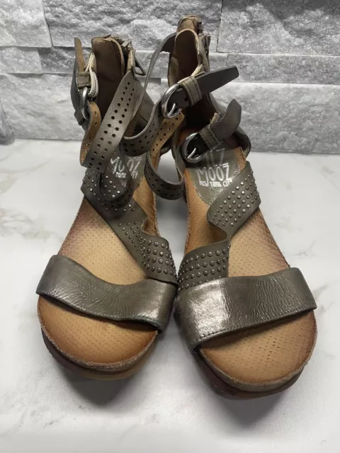 Miz Mooz Gray Leather Womens Sandals Size EU 36 (5.5) Wedge Shoes Heels