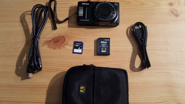 Appareil photo et vidéo Nikon Coolpix S9600 de (16 MP) + carte SD de 4Go