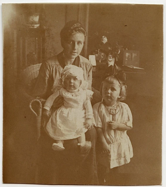 Lot De 19 Photos Anciennes Années 20-30 - Portraits Mère Et Enfant, Format 4x4 Cm, Noir Et Blanc