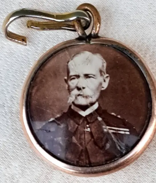 ANTIQUE BOER WAR LOCKET/PENDANT - Gold Plated?, Baden-Powell&Lord Roberts Photos