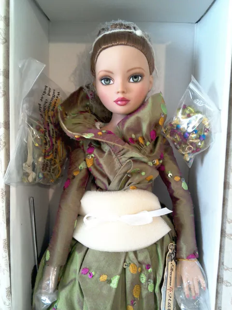 Tonner 16" ELLOWYNE WILDE Bitter Green Dressed Doll 2006 LE 1000 SOLD OUT 3