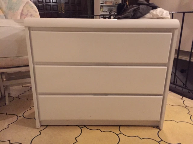 2 Piece Bellini BABY-DRESSER,Hutch WITH PULL OUT CHANGING TABLE 2 Piece Bellini BABY-DRESSER,Hutch WITH PULL OUT CHANGING TABLE