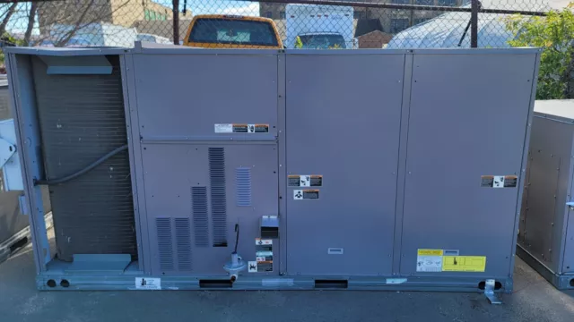Carrier WeatherMaker 15 Ton model: 48TCFD16ACA6A0A0A0 Rooftop AC/Heat pump