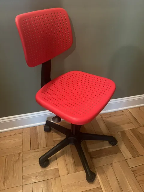 Red Desk Chair With Wheels