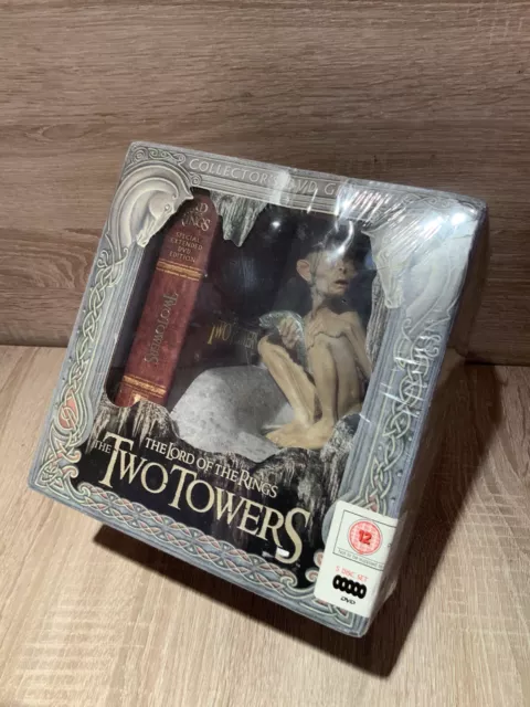 LORD OF THE RINGS  TWO TOWERS Collectors Ed DVD Set & Gollum Figure SEALED (r12 3